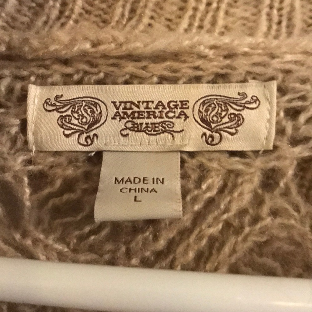 Poncho - Picture 2 of 4